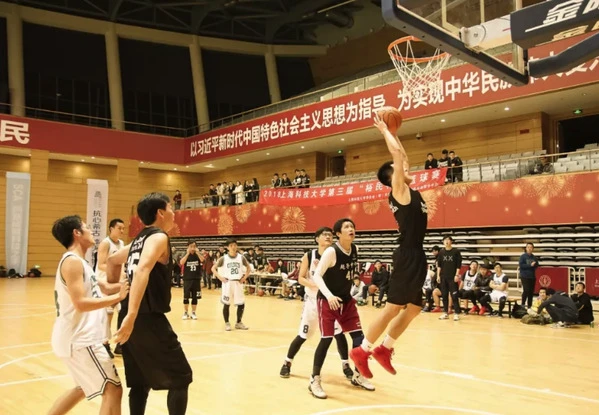刻苦训练篮球时如何避免受伤的建议_0